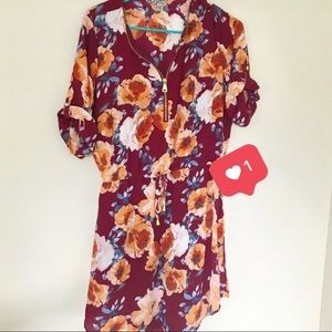 CUTE Burgundy floral dress with front zipper! ❤️
